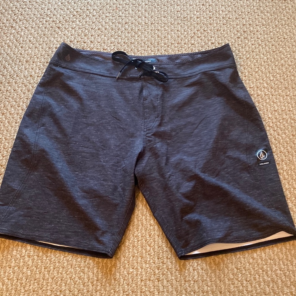 Mens Volcom hybrid shorts